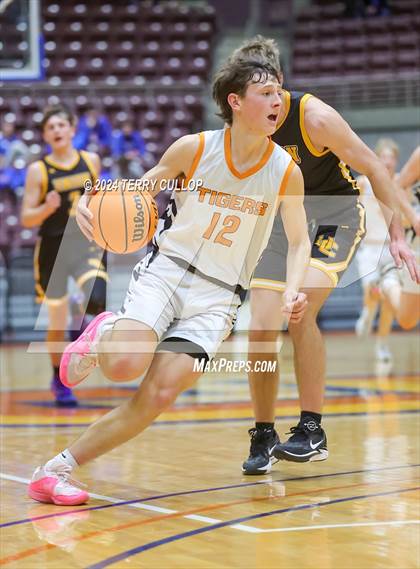 Thumbnail 1 in Union vs. Ogden (UHSAA 3A Quarterfinal) photogallery.