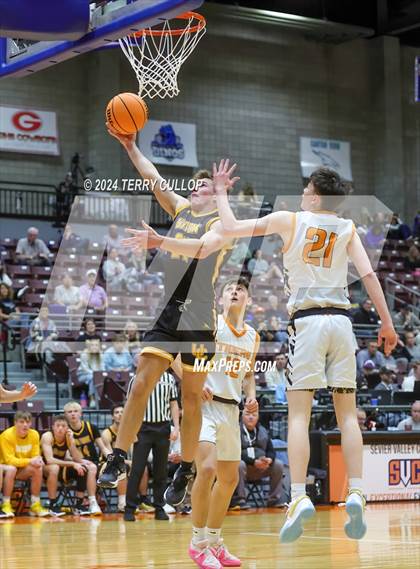 Thumbnail 1 in Union vs. Ogden (UHSAA 3A Quarterfinal) photogallery.
