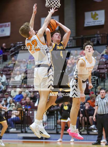 Thumbnail 2 in Union vs. Ogden (UHSAA 3A Quarterfinal) photogallery.