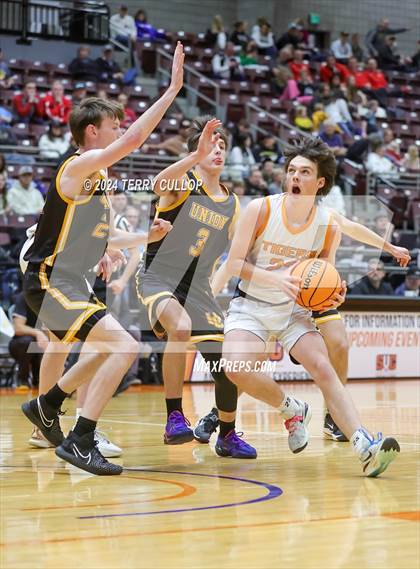 Thumbnail 2 in Union vs. Ogden (UHSAA 3A Quarterfinal) photogallery.
