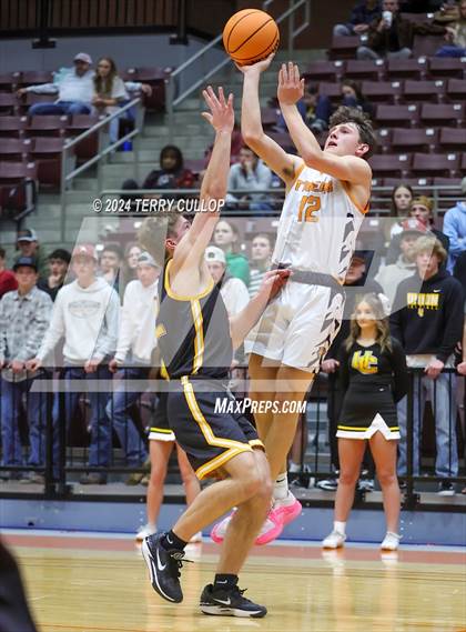 Thumbnail 2 in Union vs. Ogden (UHSAA 3A Quarterfinal) photogallery.