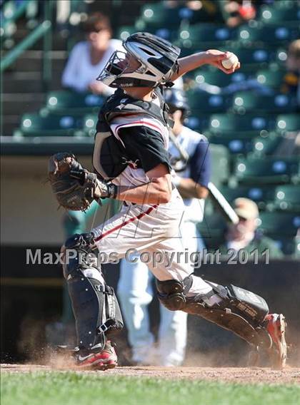 Thumbnail 3 in Hilton vs. Victor (Section 5 Class AA Final) photogallery.