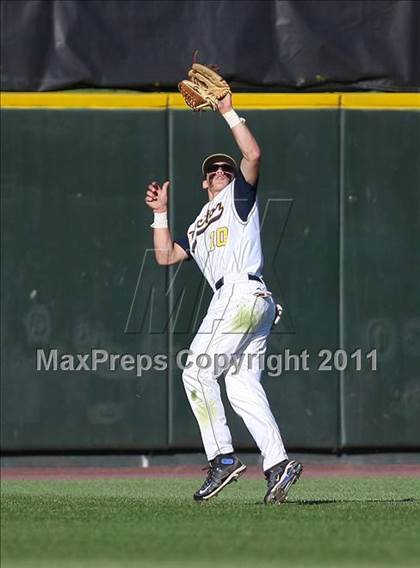 Thumbnail 2 in Hilton vs. Victor (Section 5 Class AA Final) photogallery.