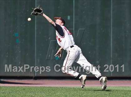 Thumbnail 1 in Hilton vs. Victor (Section 5 Class AA Final) photogallery.