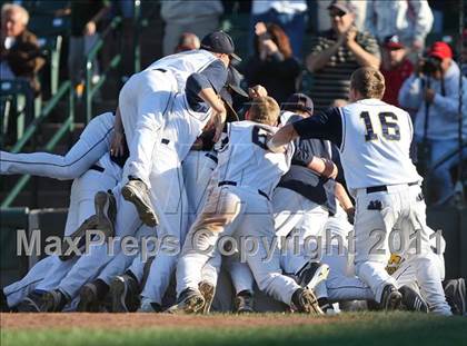 Thumbnail 2 in Hilton vs. Victor (Section 5 Class AA Final) photogallery.