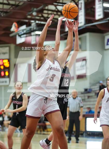 Thumbnail 3 in Viewmont vs. Jordan (Beetdigger Classic) photogallery.