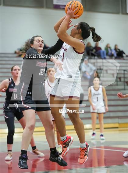 Thumbnail 2 in Viewmont vs. Jordan (Beetdigger Classic) photogallery.