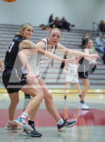 Thumbnail 1 in Viewmont vs. Jordan (Beetdigger Classic) photogallery.
