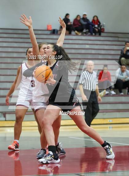 Thumbnail 2 in Viewmont vs. Jordan (Beetdigger Classic) photogallery.