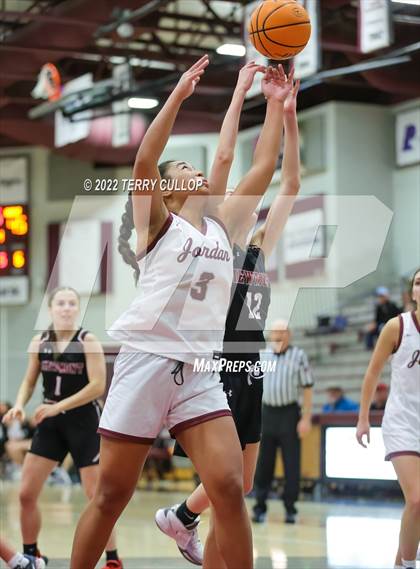 Thumbnail 1 in Viewmont vs. Jordan (Beetdigger Classic) photogallery.