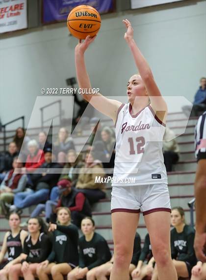 Thumbnail 3 in Viewmont vs. Jordan (Beetdigger Classic) photogallery.