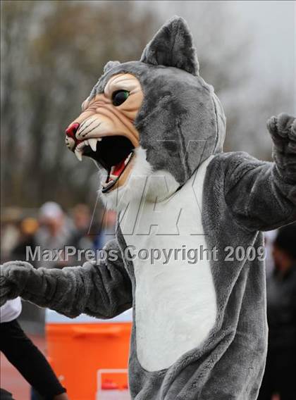 Thumbnail 2 in Harrisburg vs. Bishop McDevitt photogallery.
