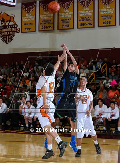 Thumbnail 1 in Robert F. Kennedy Community vs. Lincoln (CIF Los Angeles Section Playoff) photogallery.