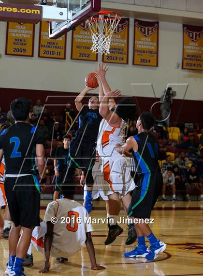 Thumbnail 1 in Robert F. Kennedy Community vs. Lincoln (CIF Los Angeles Section Playoff) photogallery.