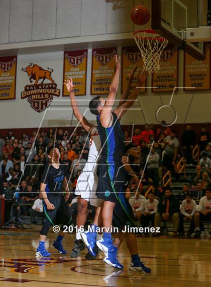 Thumbnail 1 in Robert F. Kennedy Community vs. Lincoln (CIF Los Angeles Section Playoff) photogallery.