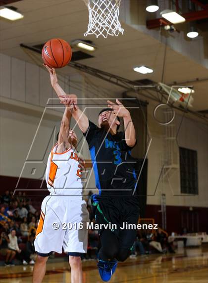 Thumbnail 3 in Robert F. Kennedy Community vs. Lincoln (CIF Los Angeles Section Playoff) photogallery.