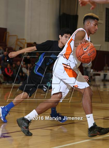 Thumbnail 1 in Robert F. Kennedy Community vs. Lincoln (CIF Los Angeles Section Playoff) photogallery.