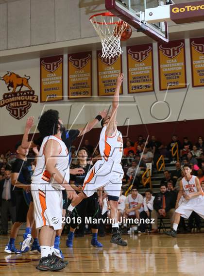 Thumbnail 3 in Robert F. Kennedy Community vs. Lincoln (CIF Los Angeles Section Playoff) photogallery.