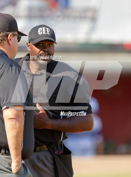 Thumbnail 3 in Bishop Union vs. Lindsay (CIF CS D6 Final) photogallery.