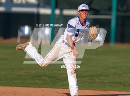Thumbnail 1 in Bishop Union vs. Lindsay (CIF CS D6 Final) photogallery.