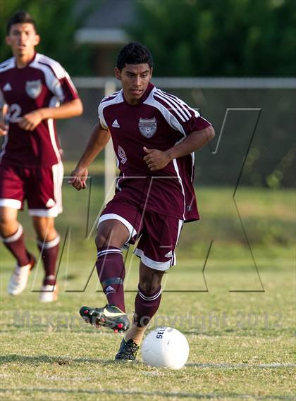 Thumbnail 2 in Marvin Ridge vs Jay M Robinson photogallery.