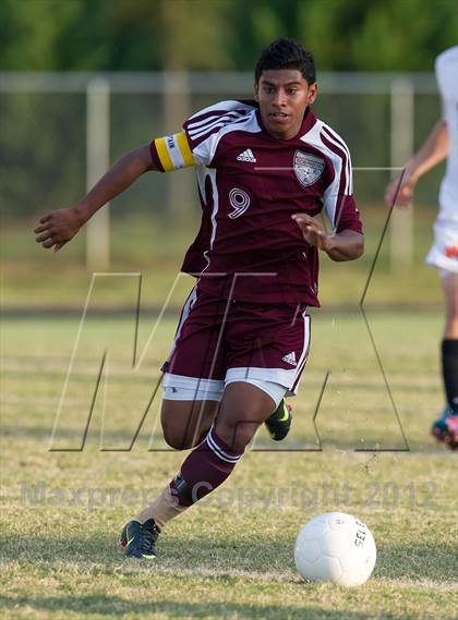 Thumbnail 1 in Marvin Ridge vs Jay M Robinson photogallery.