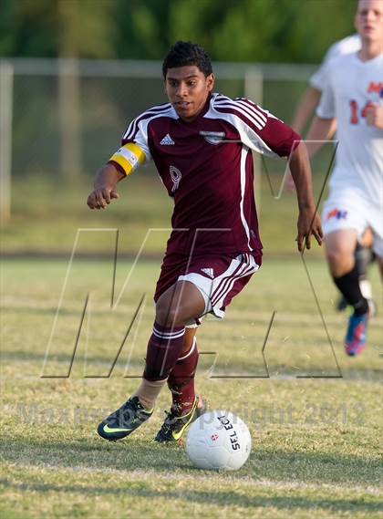 Thumbnail 3 in Marvin Ridge vs Jay M Robinson photogallery.