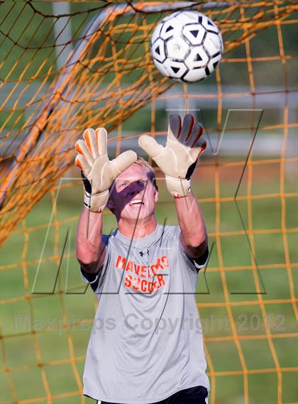 Thumbnail 2 in Marvin Ridge vs Jay M Robinson photogallery.