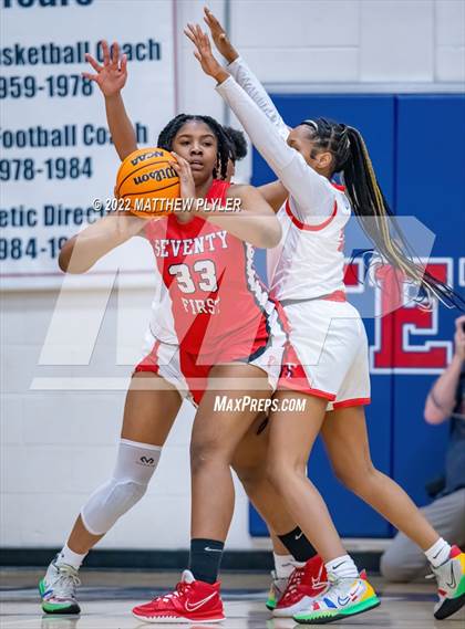 Thumbnail 3 in Seventy-First vs Terry Sanford (NCHSAA 3A - Second Round) photogallery.