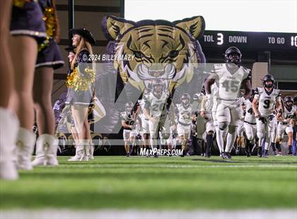 Thumbnail 2 in Conroe vs. Aldine Davis (UIL 6A Bi-District Playoff Football) photogallery.