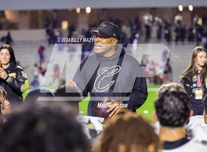 Thumbnail 2 in Conroe vs. Aldine Davis (UIL 6A Bi-District Playoff Football) photogallery.