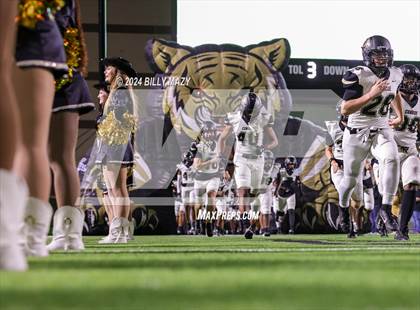 Thumbnail 3 in Conroe vs. Aldine Davis (UIL 6A Bi-District Playoff Football) photogallery.