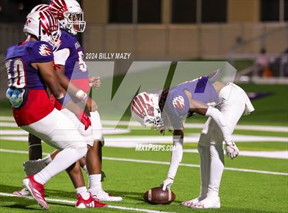 Thumbnail 3 in Conroe vs. Aldine Davis (UIL 6A Bi-District Playoff Football) photogallery.