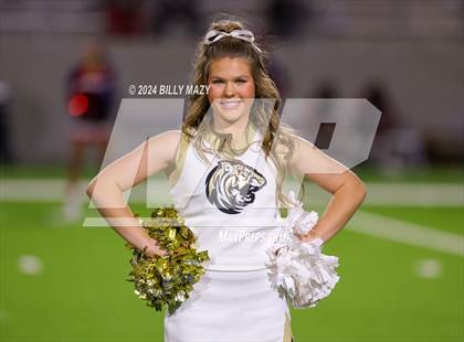 Thumbnail 1 in Conroe vs. Aldine Davis (UIL 6A Bi-District Playoff Football) photogallery.