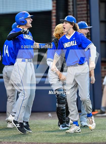 Thumbnail 2 in Lindale vs. Pleasant Grove (UIL 4A Regional Quarterfinal) photogallery.
