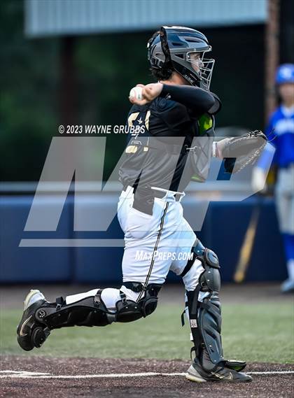Thumbnail 2 in Lindale vs. Pleasant Grove (UIL 4A Regional Quarterfinal) photogallery.