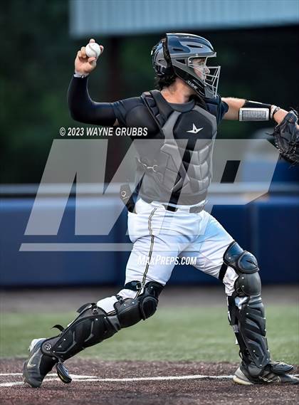 Thumbnail 1 in Lindale vs. Pleasant Grove (UIL 4A Regional Quarterfinal) photogallery.