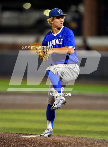 Thumbnail 1 in Lindale vs. Pleasant Grove (UIL 4A Regional Quarterfinal) photogallery.