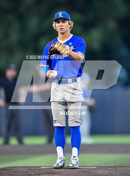 Thumbnail 1 in Lindale vs. Pleasant Grove (UIL 4A Regional Quarterfinal) photogallery.
