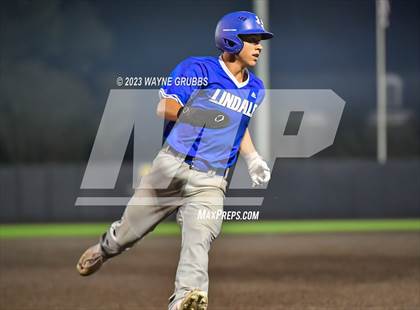 Thumbnail 1 in Lindale vs. Pleasant Grove (UIL 4A Regional Quarterfinal) photogallery.
