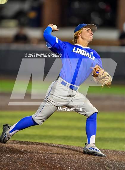 Thumbnail 1 in Lindale vs. Pleasant Grove (UIL 4A Regional Quarterfinal) photogallery.