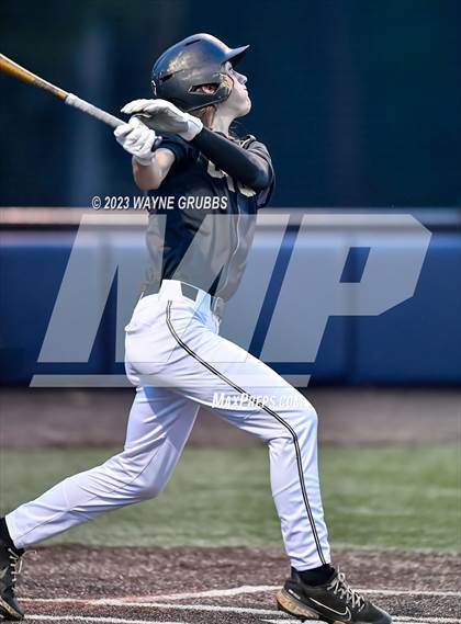 Thumbnail 3 in Lindale vs. Pleasant Grove (UIL 4A Regional Quarterfinal) photogallery.