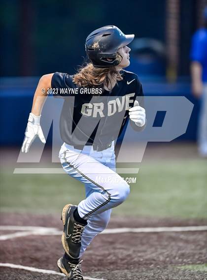 Thumbnail 1 in Lindale vs. Pleasant Grove (UIL 4A Regional Quarterfinal) photogallery.