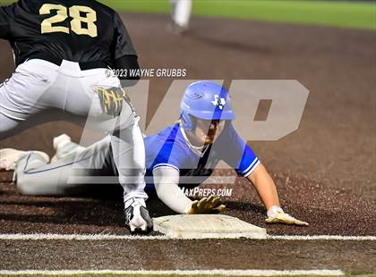 Thumbnail 2 in Lindale vs. Pleasant Grove (UIL 4A Regional Quarterfinal) photogallery.