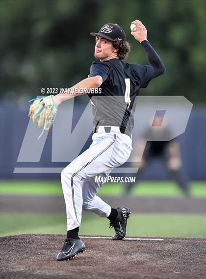 Thumbnail 2 in Lindale vs. Pleasant Grove (UIL 4A Regional Quarterfinal) photogallery.