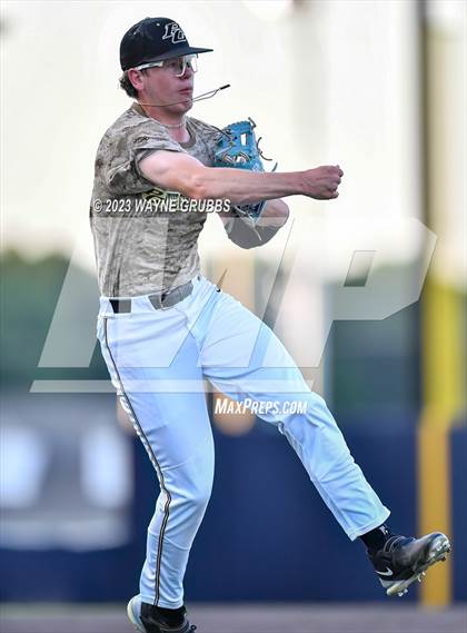 Thumbnail 3 in Lindale vs. Pleasant Grove (UIL 4A Regional Quarterfinal) photogallery.