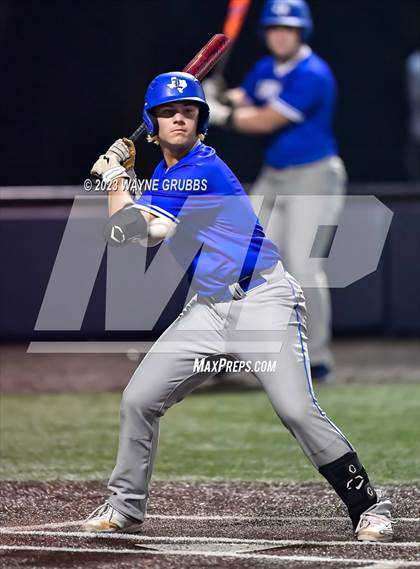 Thumbnail 3 in Lindale vs. Pleasant Grove (UIL 4A Regional Quarterfinal) photogallery.