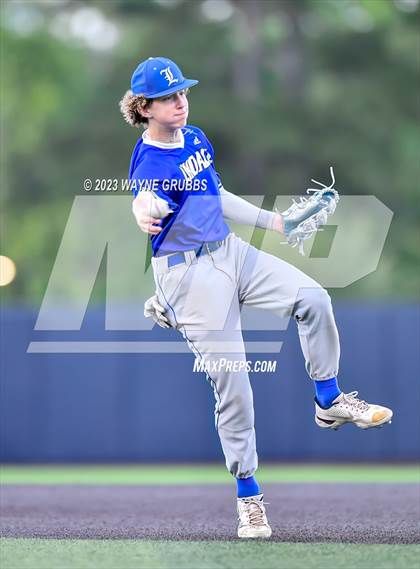 Thumbnail 2 in Lindale vs. Pleasant Grove (UIL 4A Regional Quarterfinal) photogallery.