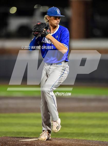 Thumbnail 1 in Lindale vs. Pleasant Grove (UIL 4A Regional Quarterfinal) photogallery.