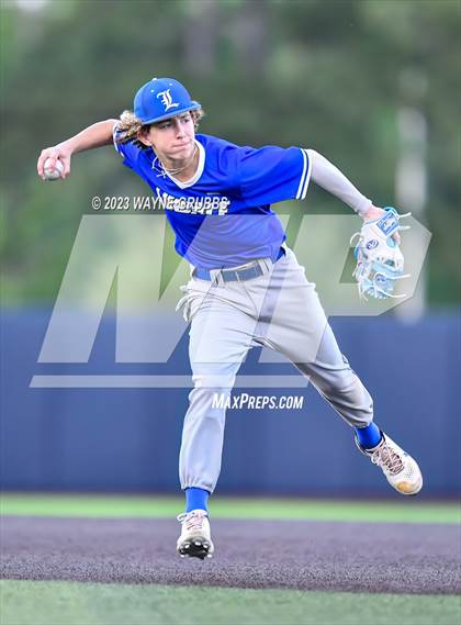 Thumbnail 1 in Lindale vs. Pleasant Grove (UIL 4A Regional Quarterfinal) photogallery.